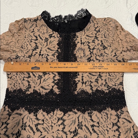 Beige Lace full skirt Midi Dress short sleeve fully lined back zipper Sz Small - Picture 5 of 9